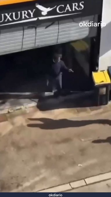 No recuerdo una época en que la policía tuviera que lidiar con sujetos armados con espadas por la calle.