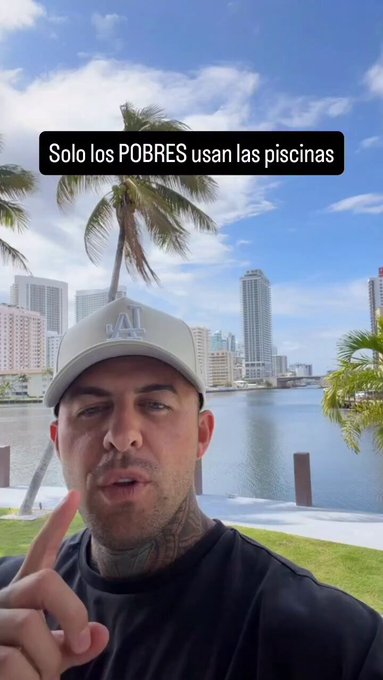 Llados: "Solo los pobres usan las piscinas".