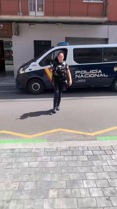En este país no cabe un loco más.