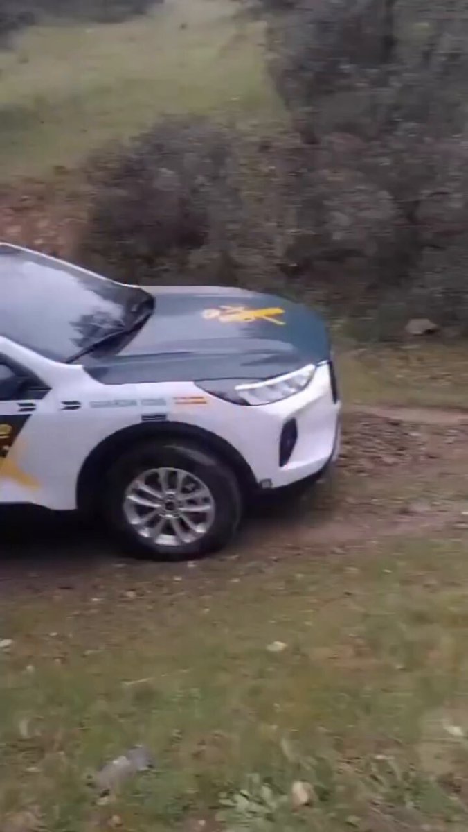 Los guardias civiles, indignados con sus nuevos coches patrulla: no suben ni un bordillo