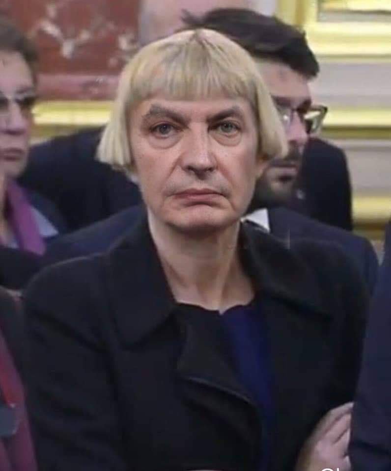 El juez ordenó registrar corporalmente a la secretaria turbochunga de Zapatero por si destruía pruebas.
