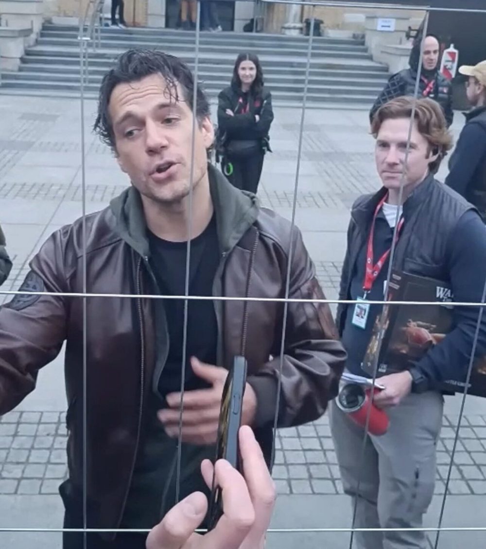 Henry Cavill está en Polonia grabando la película de Los Inmortales.