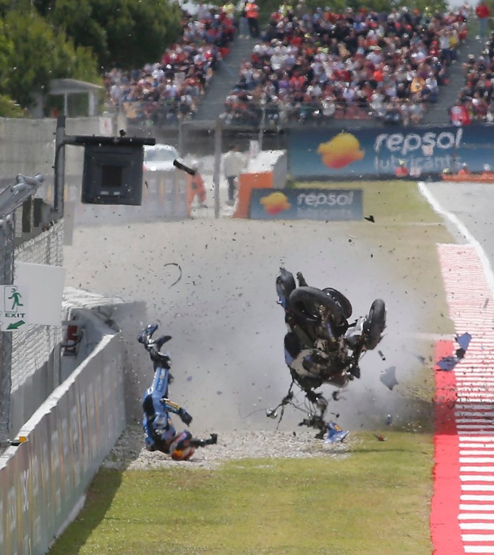 El feo accidente de Zarco ayer en la carrera de MotoGP.