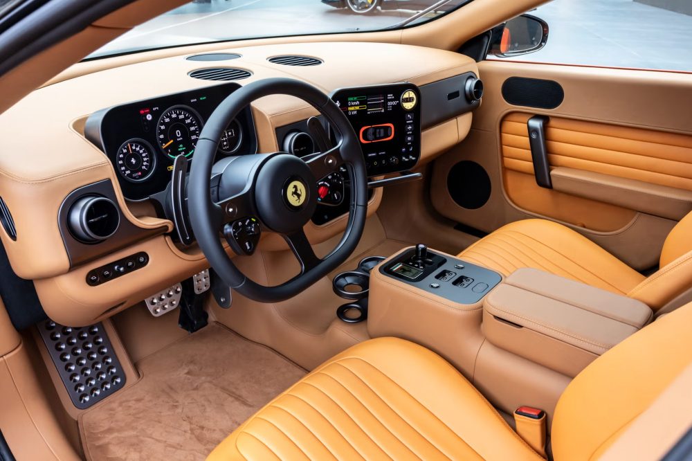 Ferrari ha presentado el LUCE, su primer coche eléctrico y... bueno, mejor lo veis.