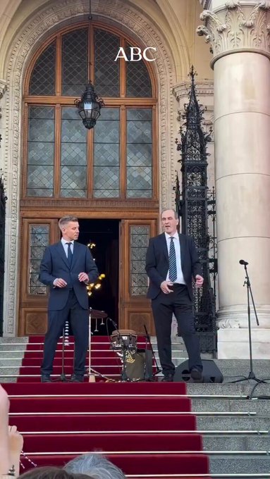 El nuevo ministro de Hungría en su toma de posesión.