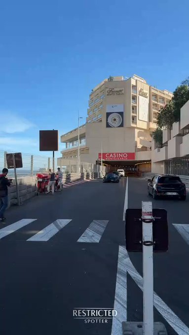 Fernando Alonso aparece en Mónaco con un Pagani Zonda Roadster Diamante Verde, único en el mundo, valorado en 10 millones.