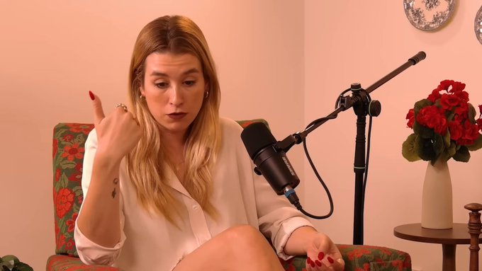 Eva Soriano menciona a Forocoches y FinoFilipino en el podcast 'Martita Sea'.