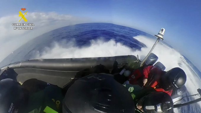 Incautadas más de cuatro toneladas de hаchís en la Costa de Punta Umbría, Huelva.