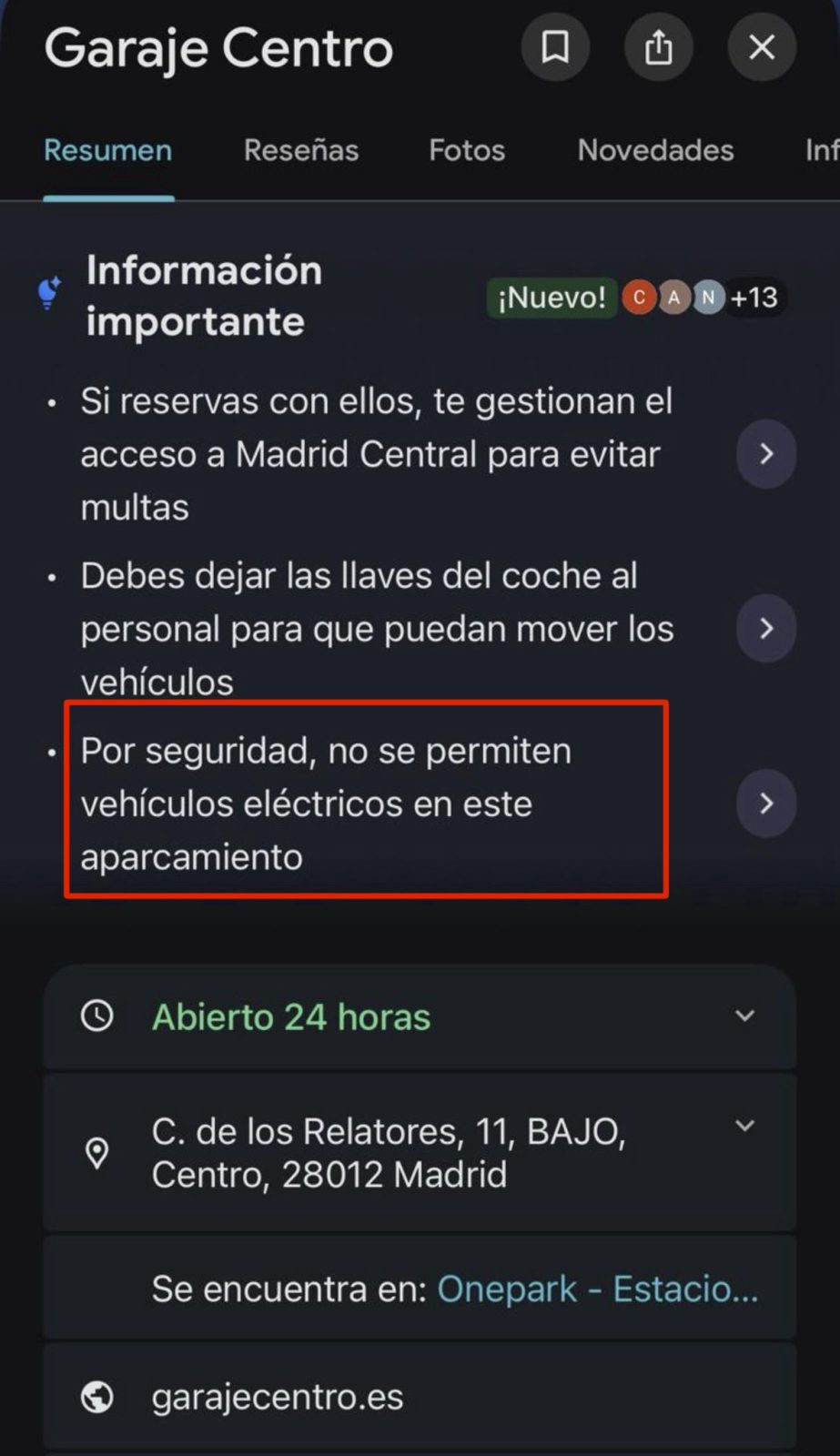 "Por seguridad, no se permiten vehículos eléctricos en este aparcamiento".