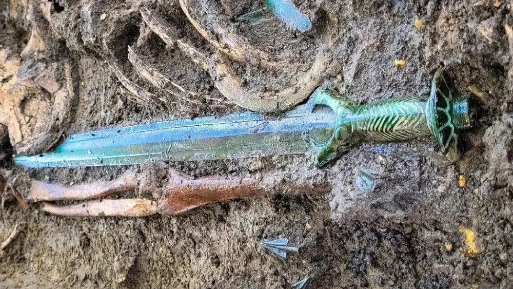 En 2023 se encontró una espada de 3400 años de antigüedad increíblemente bien conservada en Nördlingen, Alemania.