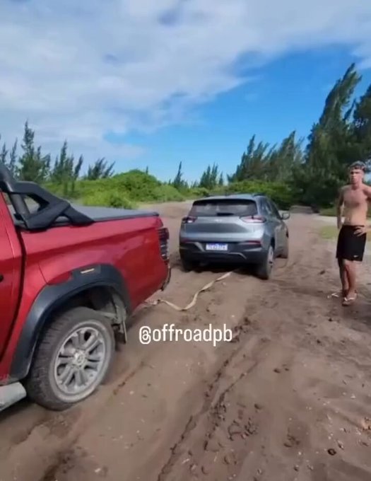 El papel de fumar es más duro que la chapa de este SUV.