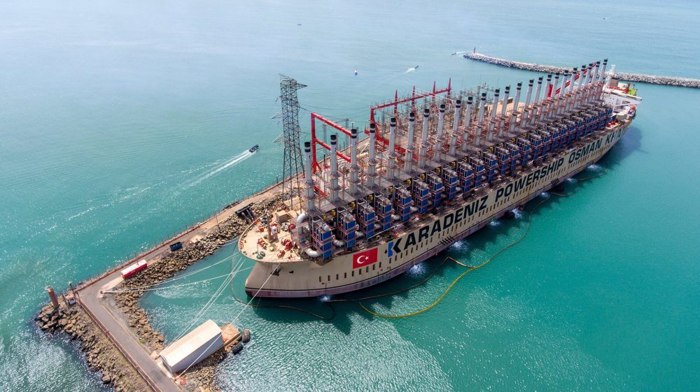 Un solo barco turco anclado frente a la costa de Ghana genera más de un cuarto de la electricidad del país.