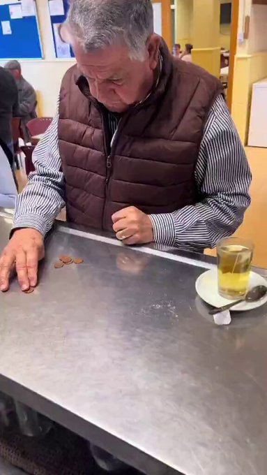 Cuando esta estirpe de hombres desaparezca, los echaremos de menos.