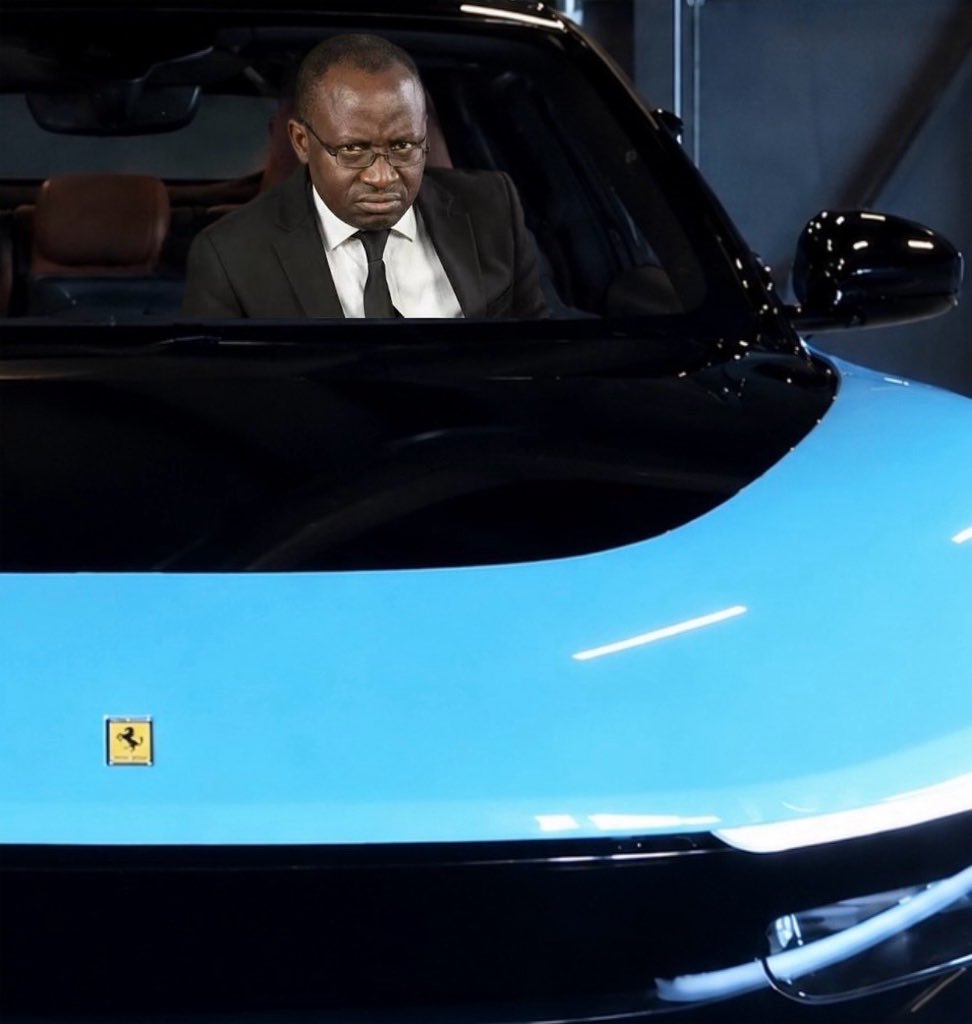 Hay un nuevo miembro en el olimpo de los coches feos.