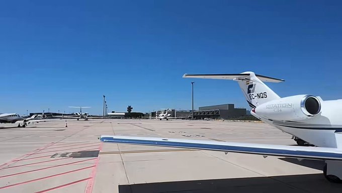 Jordi Wild viaja de Barcelona a Madrid para su evento en avión privado, pagando 20.000€ por una hora de vuelo.