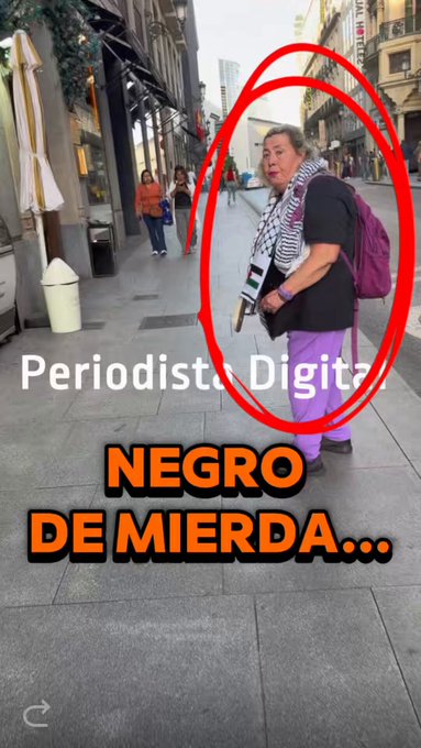 Una charo se encuentra a Bertrand Ndongo por la calle.