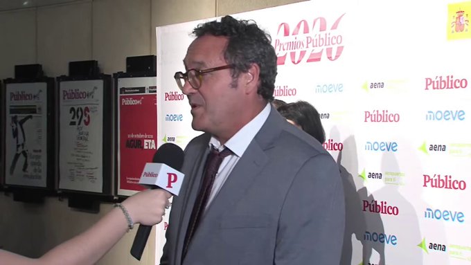 Álvaro García Ortiz recibe el premio Cloacas 2026 al personaje del año.