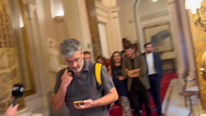 Así ha sido el encuentro de Mónica Oltra con Vito Quiles.