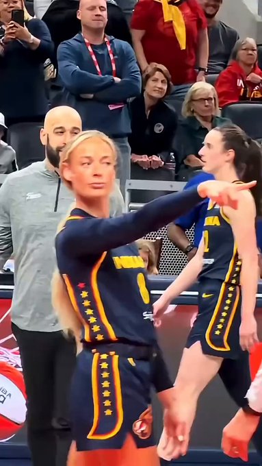 Pelea de regañonas en la WNBA.