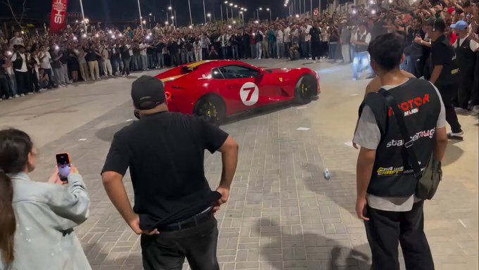 Se vende Ferrari 812 Superfast. Muy cuidado. Nunca en circuito. Siempre en garaje.