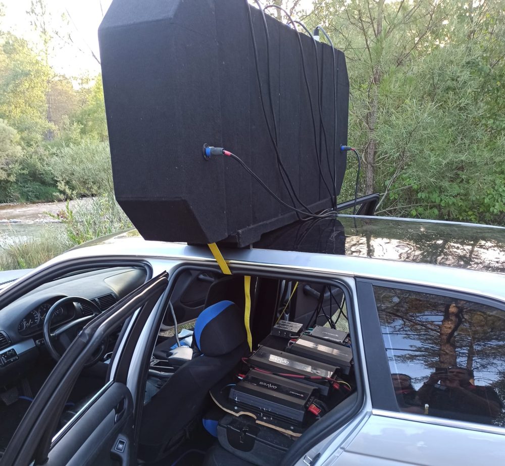 Atentos al coche que se han encontrado los Mossos en el pantano de Sant Ponç.