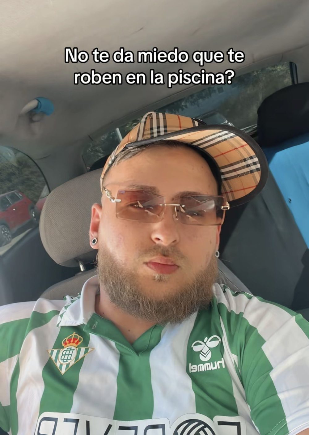 "¿No te da miedo que te roben en la piscina?"