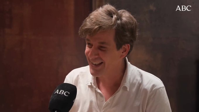 Se comenta que Zapatero fue a tasar sus joyas hace unos años.