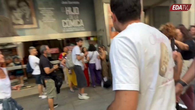 Vito Quiles sufre un ataque charocrático mientras intentaba preguntarle a Ione Belarra sobre su reciente condena.