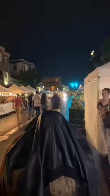 Le lanzaré un cubo de basura a ese monguer que está metiendo ruido con la moto ¿Qué podría salir mal?