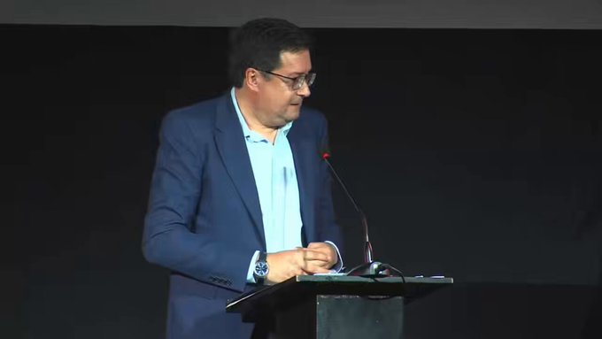 Óscar López en los Público Endogamic Awards: "Hay jueces que prevarican".