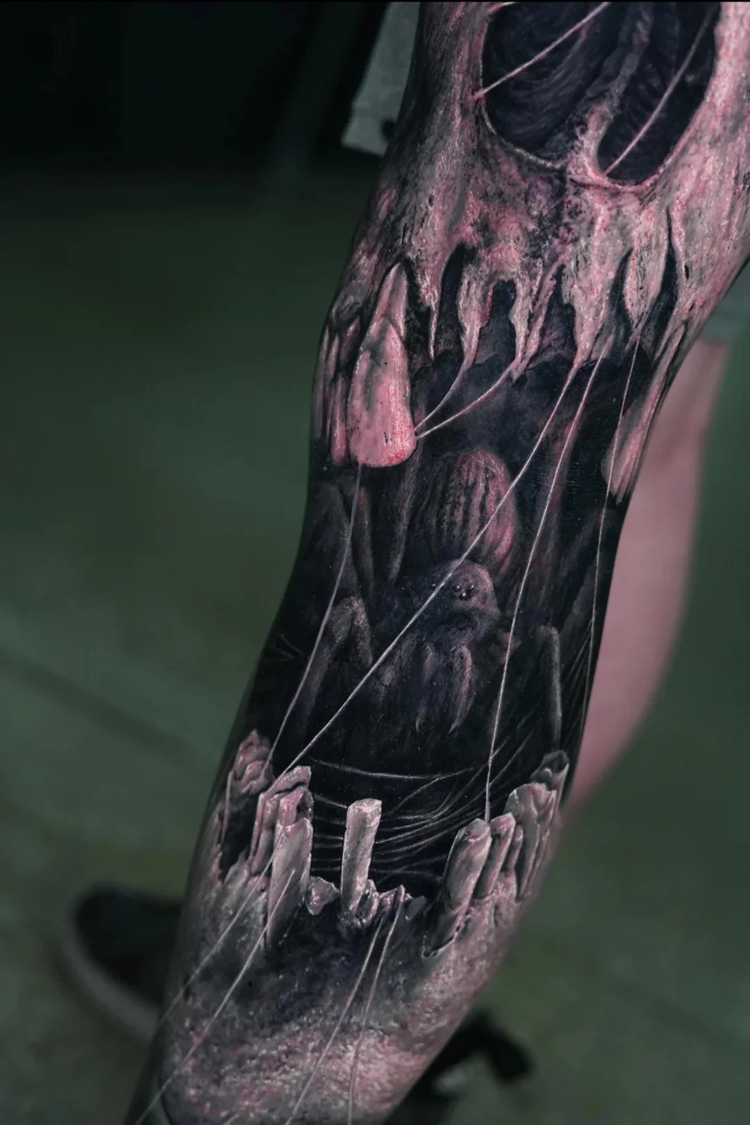 Resultado tras 3 días seguidos tatuándose la pierna.