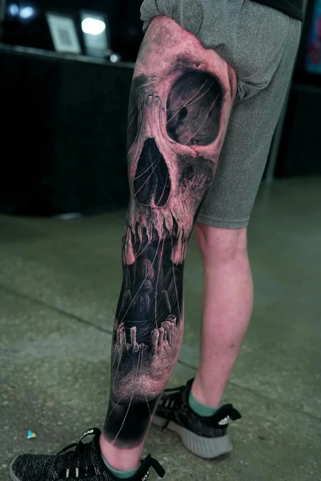 Resultado tras 3 días seguidos tatuándose la pierna.