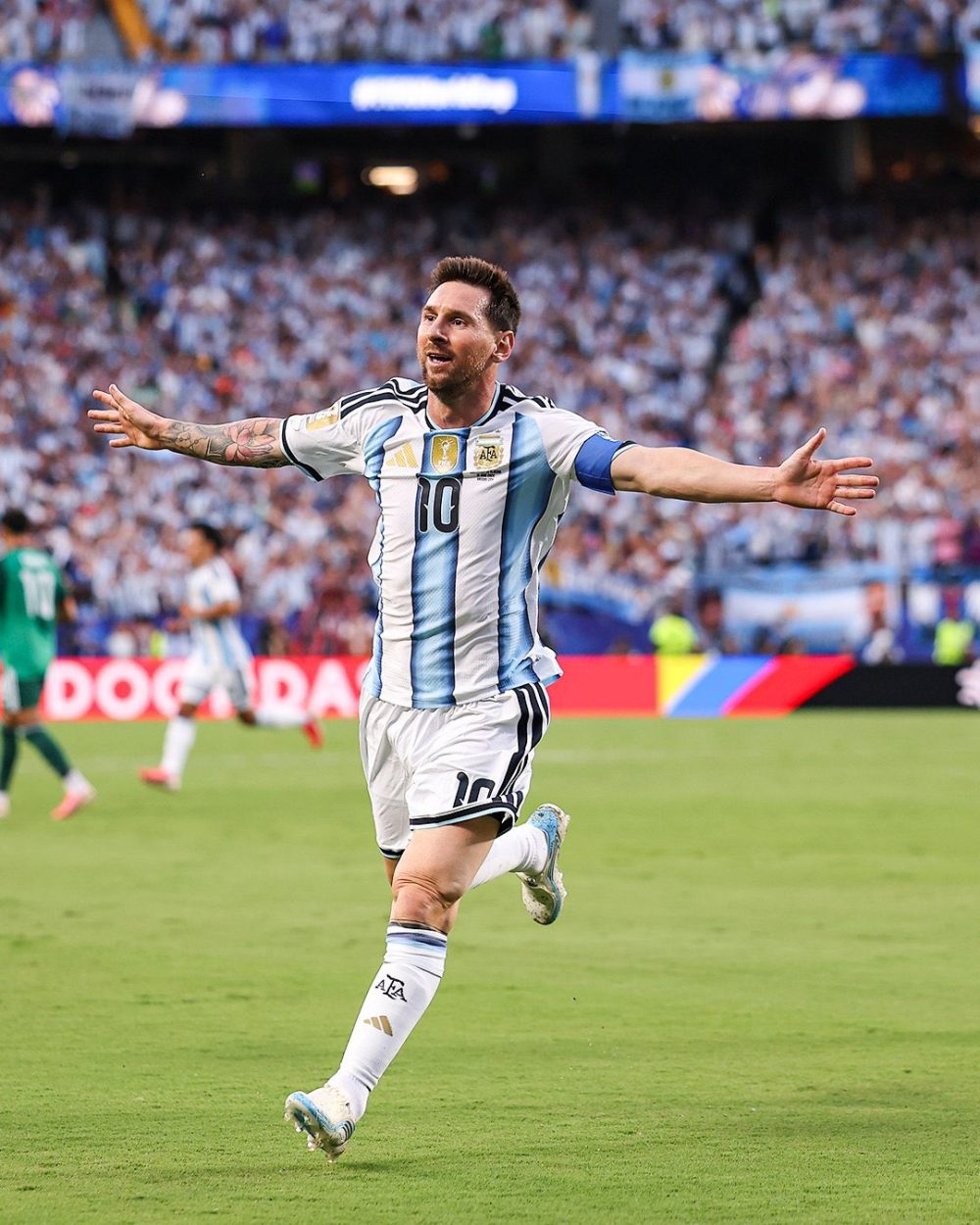 Lionel Messi rompe otro récord al convertirse en el primer jugador de la historia en marcar en 7 partidos consecutivos de la Copa del Mundo.