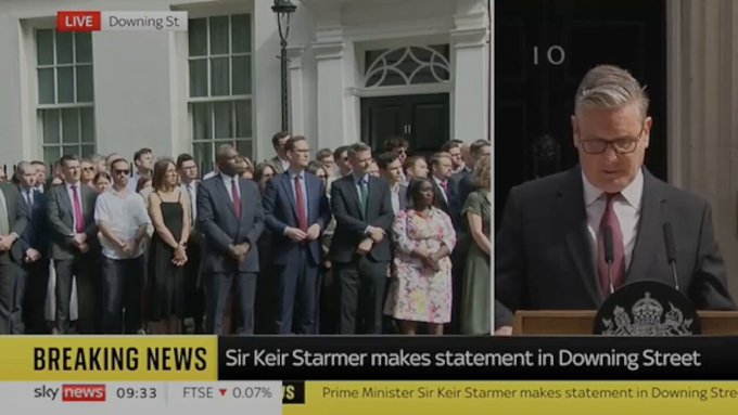 Dimite Keir Starmer, el primer ministro de Reino Unido.