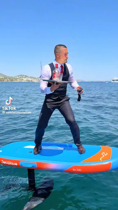 ¿Cuántos trajes habrá mojado para hacer este vídeo?