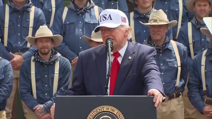 Trump sobre la guerra de Cuba, en la que participó T. Roosevelt: “Ah, los españoles. Son miembros de la OTAN. Pero no muy buenos miembros de la OTAN. Dicen que no quieren ayudar. ¿Qué estamos haciendo? No se portan bien. Pero aprenderán”.