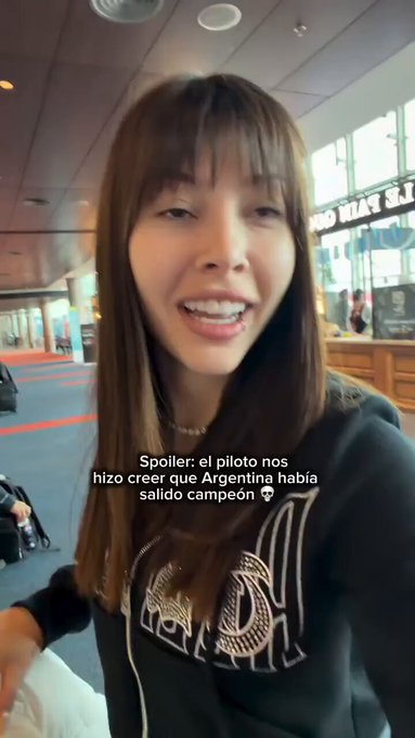 El lunes vimos un vídeo en el que el piloto felicitaba a la afición argentina, y ahí se cortó.