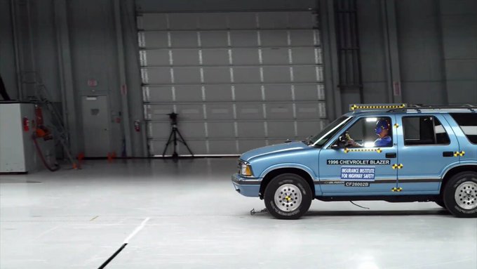 30 años de evolución en seguridad: Chevrolet Blazer 1996 vs Chevrolet Blazer 2026.