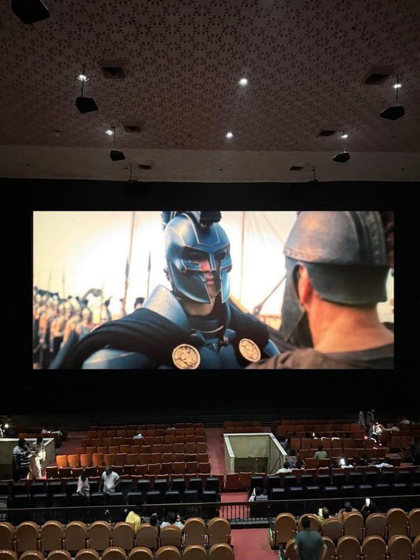 Hablan de estafa porque se estrenó La Odisea de Nolan y si no la ves en IMAX 70mm te pierdes la mitad de la escena.