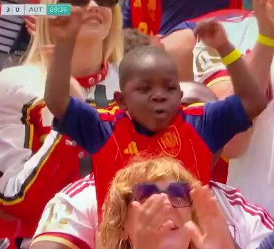 Lo que ve absolutamente todo el mundo: un niño.