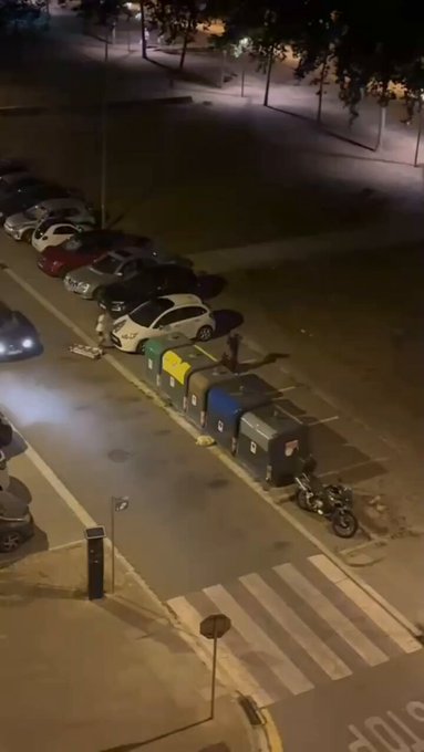 Le roban a un joven las herramientas de trabajo y lo ve andando a los pocos metros con ellas y no duda en lanzarse a recuperarlas. Ha ocurrido en Salt, Gerona.