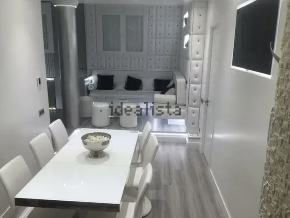 Semisotano de alto standing en barrio obrero por 5990€/mes