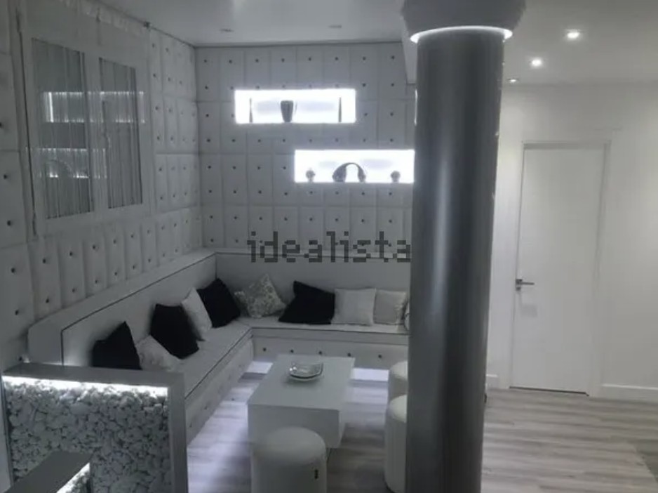 Semisotano de alto standing en barrio obrero por 5990€/mes