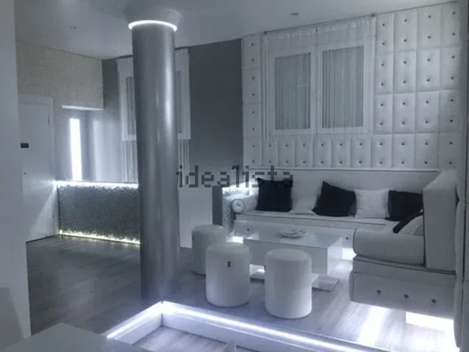 Semisotano de alto standing en barrio obrero por 5990€/mes