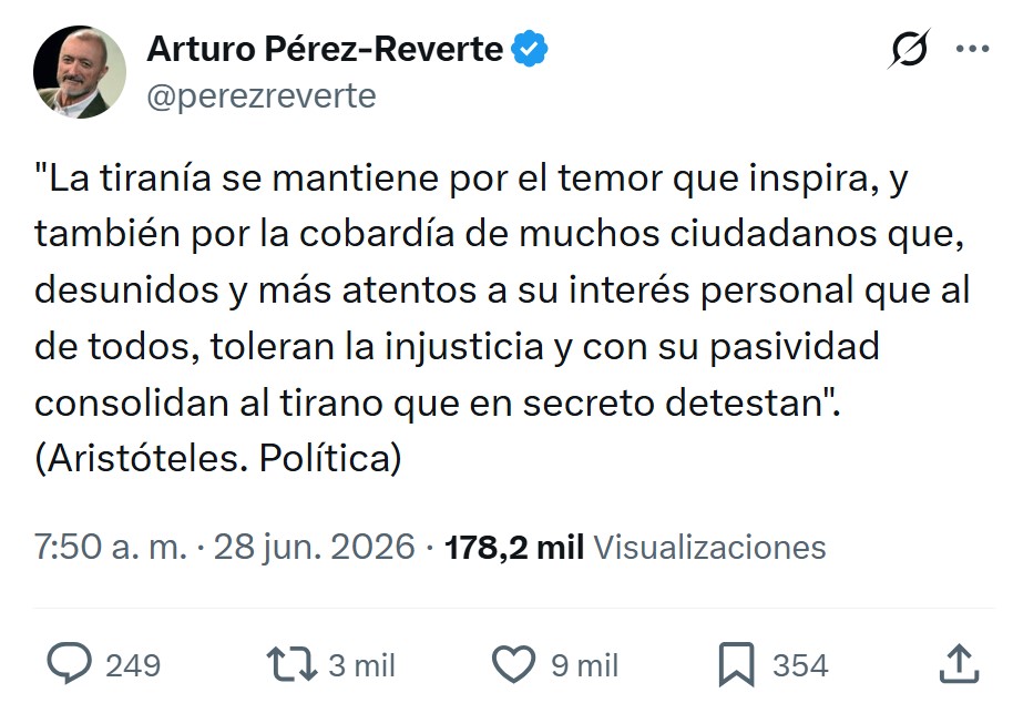 Pérez-Reverte y sus citas "fuera de contexto" en Twitter.
