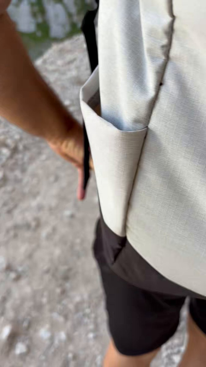 "La experiencia de ir haciendo una ruta por picos de Europa (ruta del Cares) y que en un camino de metro y medio de ancho aparezca una cabra macho salvaje no la recomiendo"