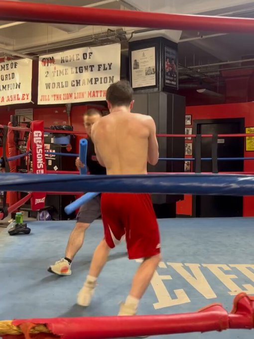 Elliot Page revela su nuevo cuerpo. Dice que está "enganchado" al boxeo