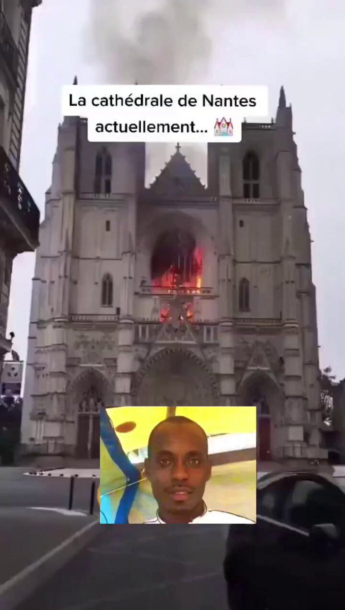 El inmigrante ruandés Emmanuel Abayaisenga vio rechazada su solicitud de asilo en Francia en repetidas ocasiones desde que la presentó en 2012.