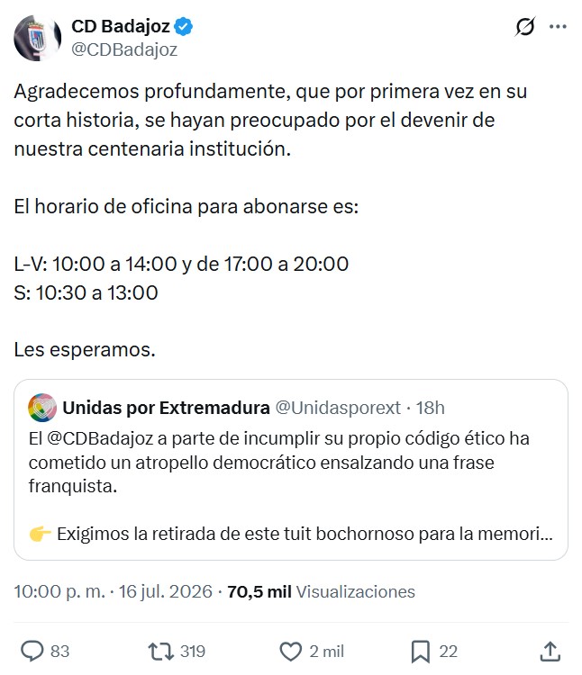 Tangana entre Izquierda Unida y el Club Deportivo Badajoz.