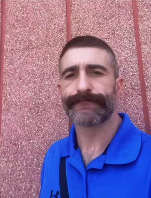 «En mi DNI pone Reino de España porque pertenece al Reino de España y no a mí».